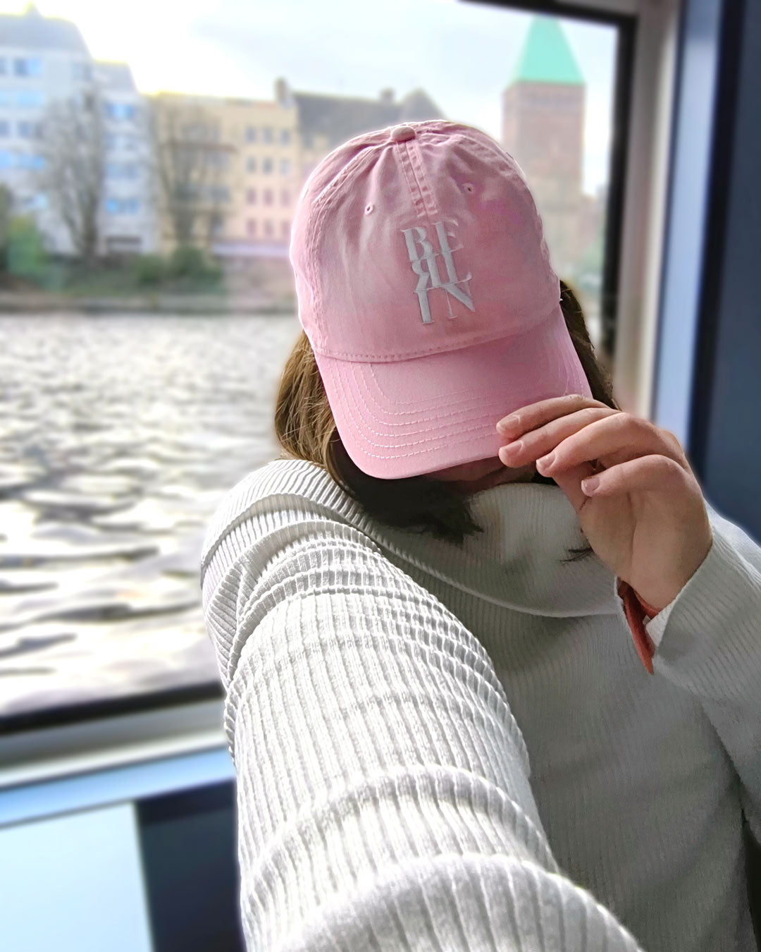 Basecap: Berlin Typo rosa