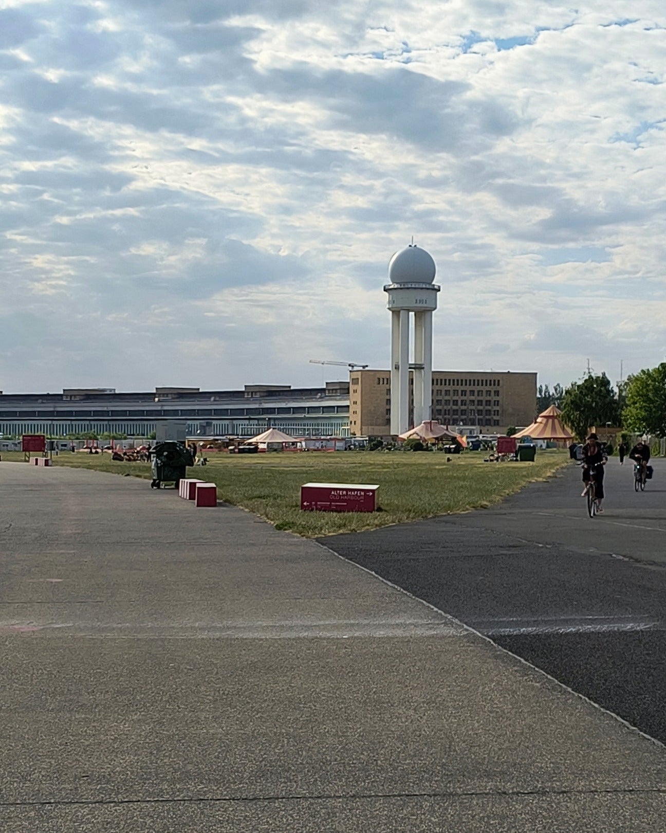 Postcard: Tempelhofer Feld