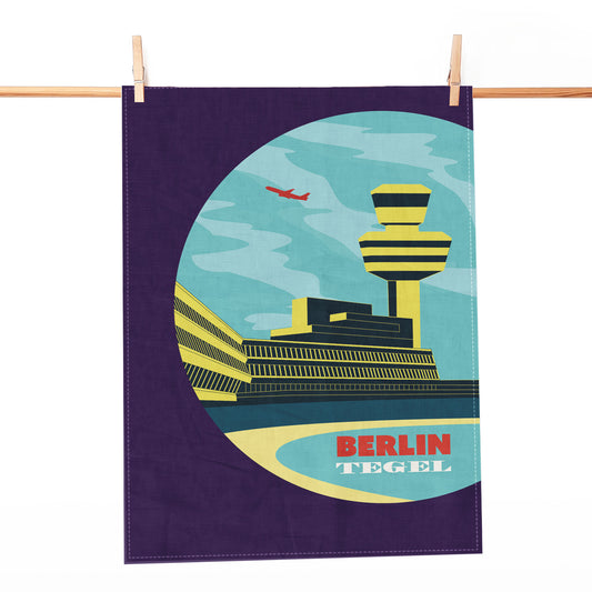 Geschirrtuch Design-Motiv: Ein hochwertiges Geschirrtuch mit einem urbanen und markanten Motiv des ehemaligen Flughafens Tegel, das einen besonderen Akzent in der Küche setzt.
