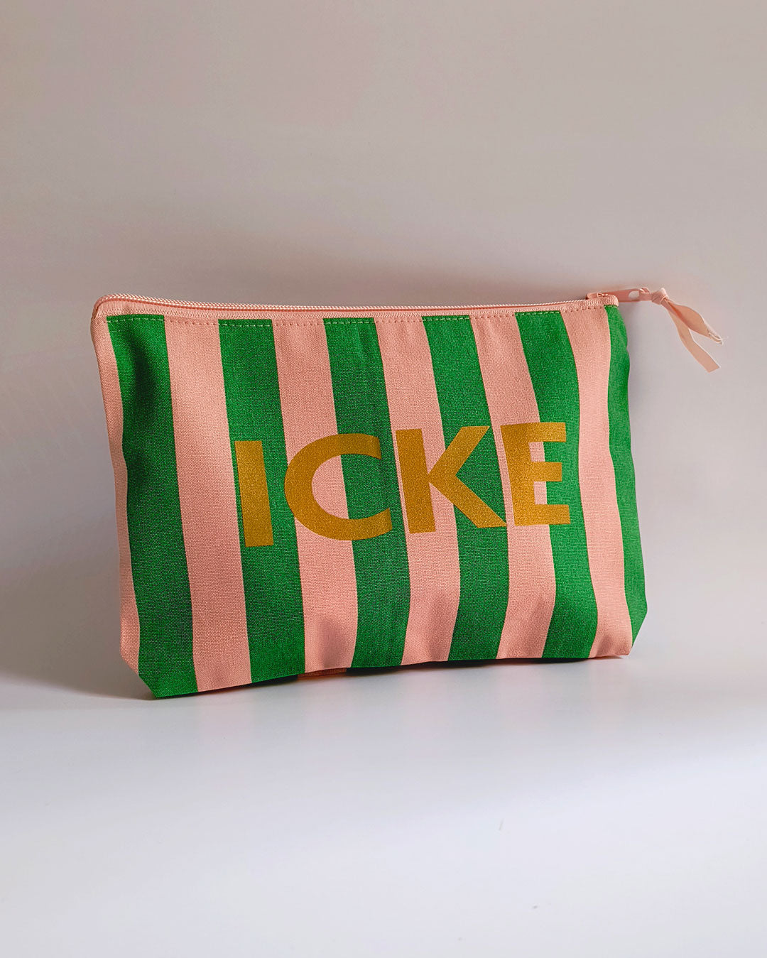Necessaire: ICKE